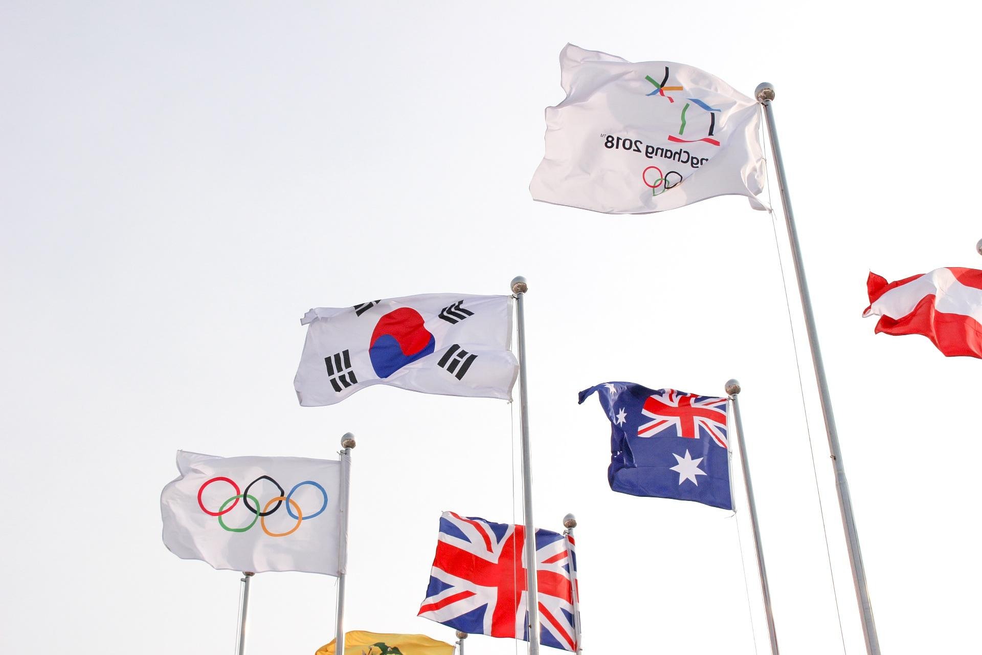 Image photos drapeaux JO